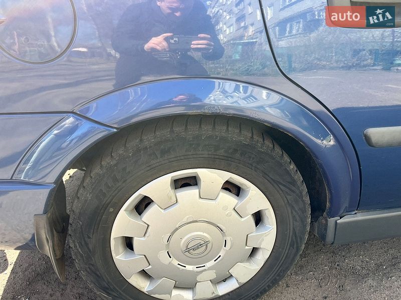 Седан Opel Astra 2006 в Черкассах