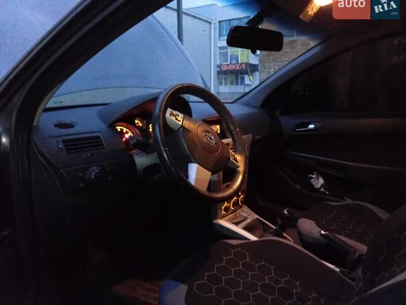 Универсал Opel Astra 2012 в Смеле
