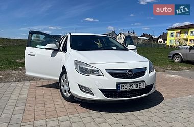 Универсал Opel Astra 2012 в Тернополе