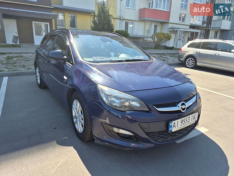 Универсал Opel Astra 2013 в Буче
