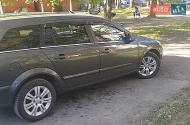 Универсал Opel Astra 2010 в Львове