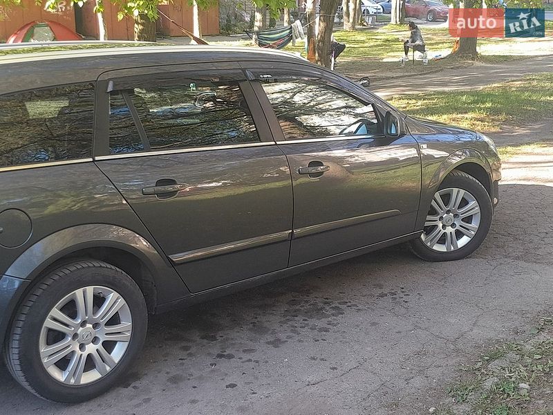 Opel Astra 2010