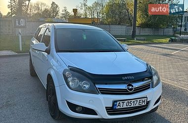 Универсал Opel Astra 2010 в Ивано-Франковске
