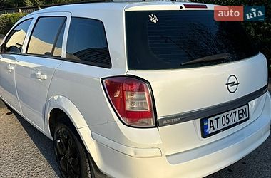 Універсал Opel Astra 2010 в Івано-Франківську