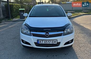 Універсал Opel Astra 2010 в Івано-Франківську