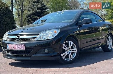 Кабриолет Opel Astra 2010 в Днепре