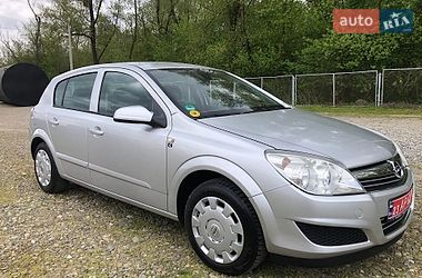 Хэтчбек Opel Astra 2008 в Черновцах