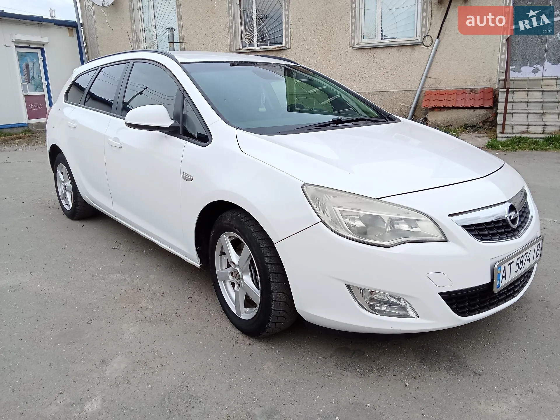 2011 Opel Astra - фото 1