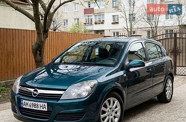 Хэтчбек Opel Astra 2005 в Коростене