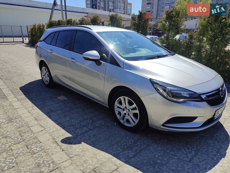 Универсал Opel Astra 2018 в Трускавце