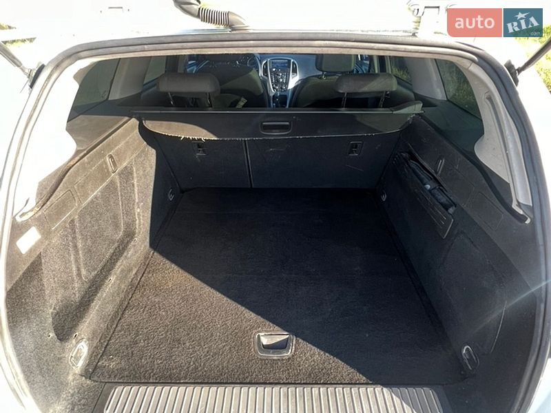 Универсал Opel Astra 2011 в Бориславе