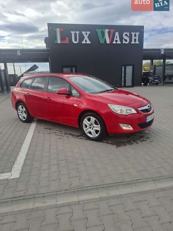 Opel Astra 2011