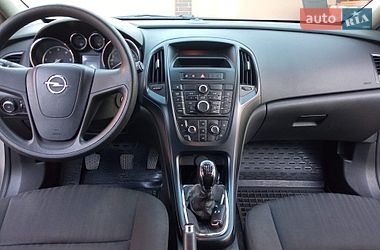 Универсал Opel Astra 2013 в Мукачево
