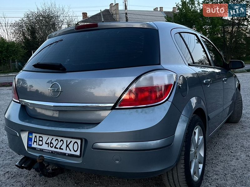 Хэтчбек Opel Astra 2004 в Каменец-Подольском