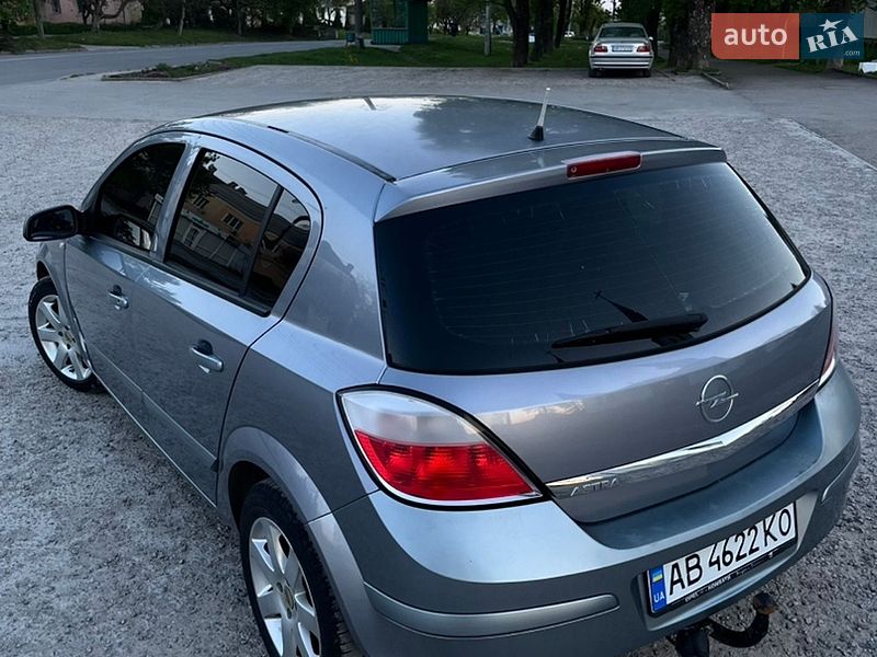 Хэтчбек Opel Astra 2004 в Каменец-Подольском
