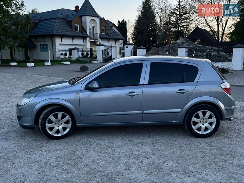 Хэтчбек Opel Astra 2004 в Каменец-Подольском