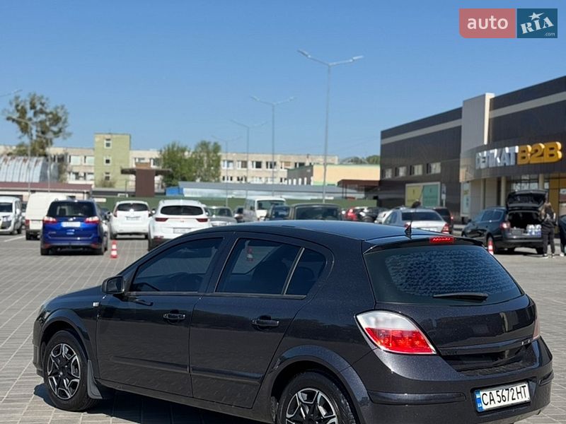 Хэтчбек Opel Astra 2006 в Черкассах