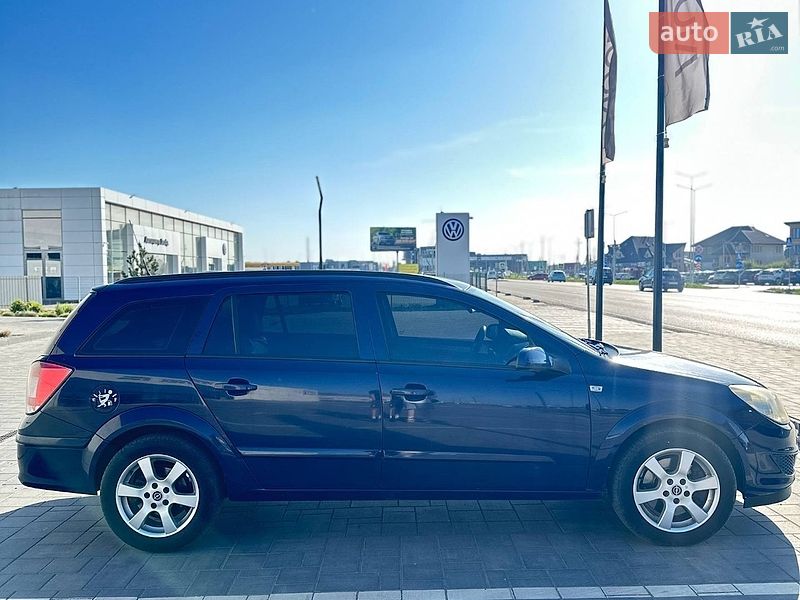 Универсал Opel Astra 2008 в Луцке