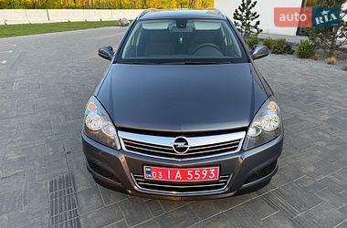 Универсал Opel Astra 2010 в Луцке