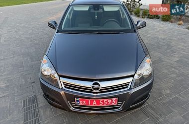 Универсал Opel Astra 2010 в Луцке