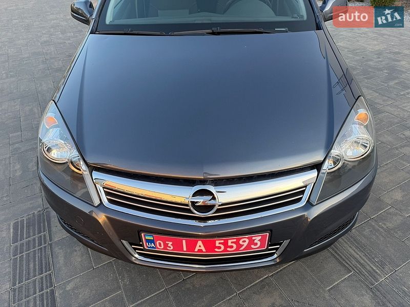 Универсал Opel Astra 2010 в Луцке