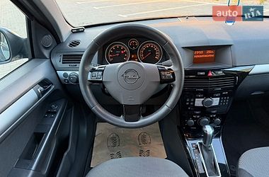 Универсал Opel Astra 2010 в Луцке