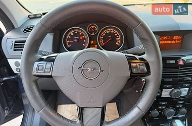 Универсал Opel Astra 2010 в Луцке