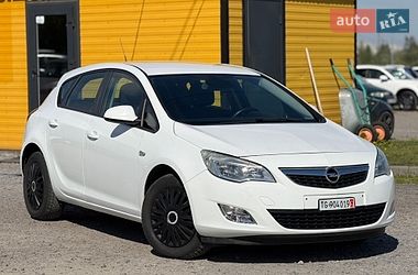 Хэтчбек Opel Astra 2012 в Львове
