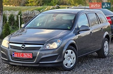 Универсал Opel Astra 2011 в Луцке