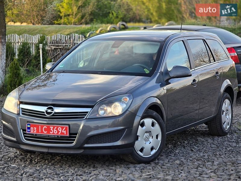 Универсал Opel Astra 2011 в Луцке