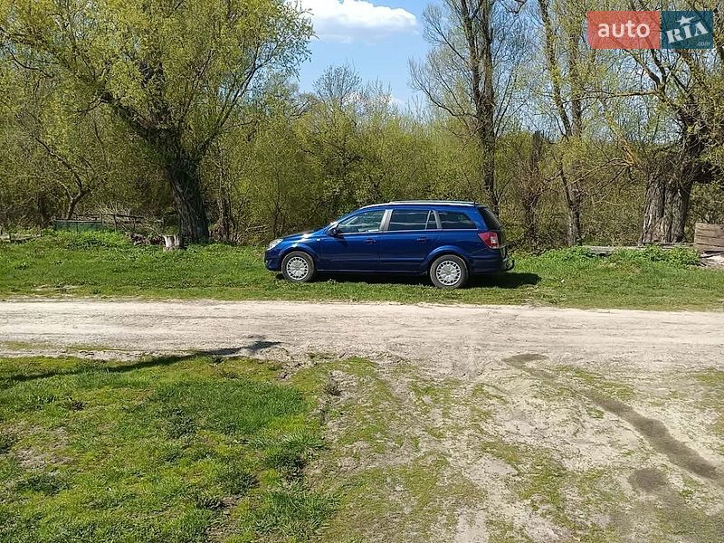 Универсал Opel Astra 2008 в Глухове