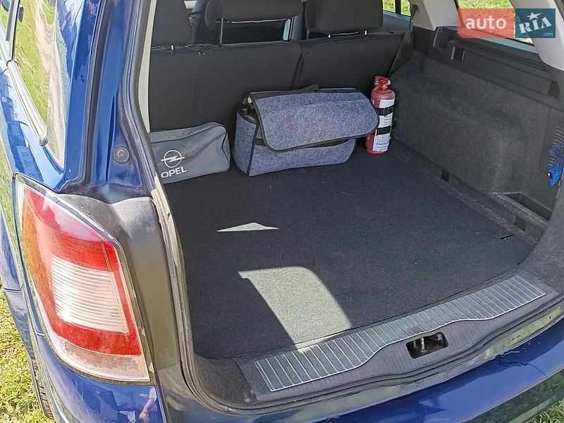 Универсал Opel Astra 2008 в Глухове