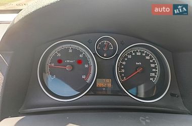 Универсал Opel Astra 2008 в Глухове