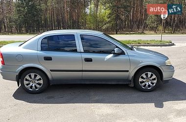 Седан Opel Astra 2006 в Сарнах