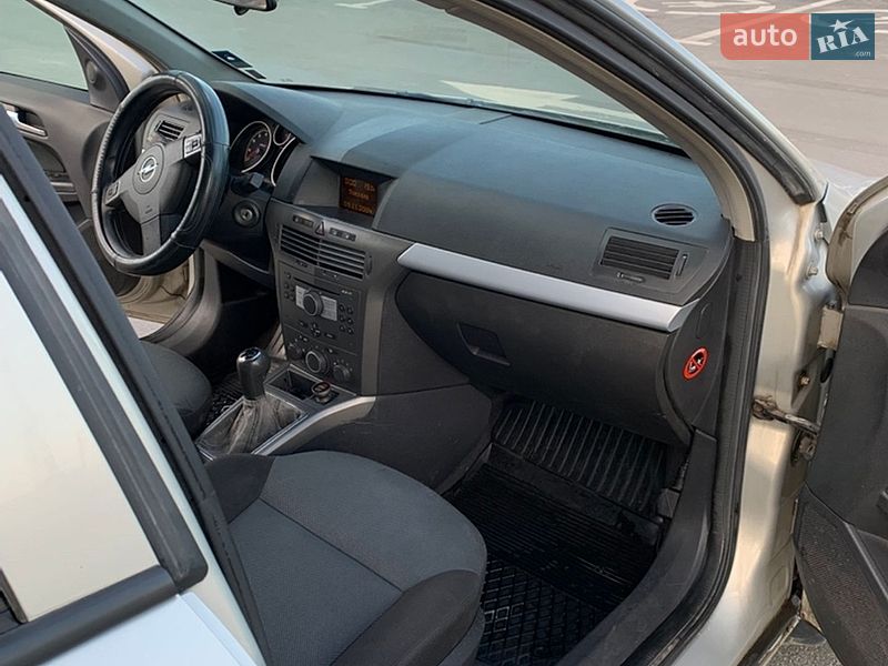 Универсал Opel Astra 2004 в Ровно