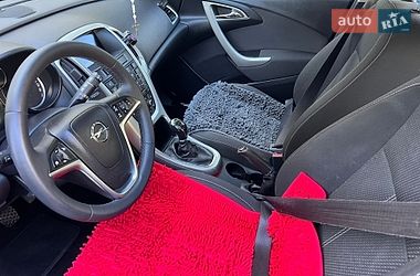 Универсал Opel Astra 2011 в Дрогобыче