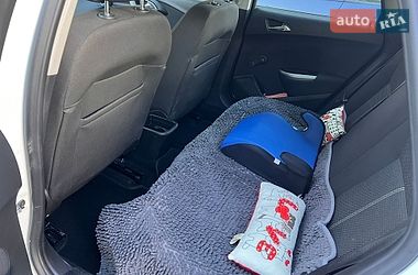 Универсал Opel Astra 2011 в Дрогобыче