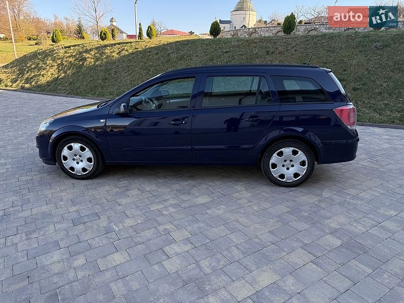 Универсал Opel Astra 2006 в Долине