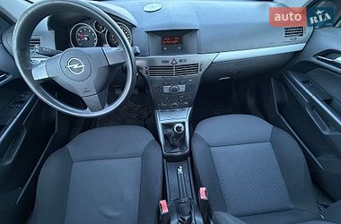 Универсал Opel Astra 2006 в Долине