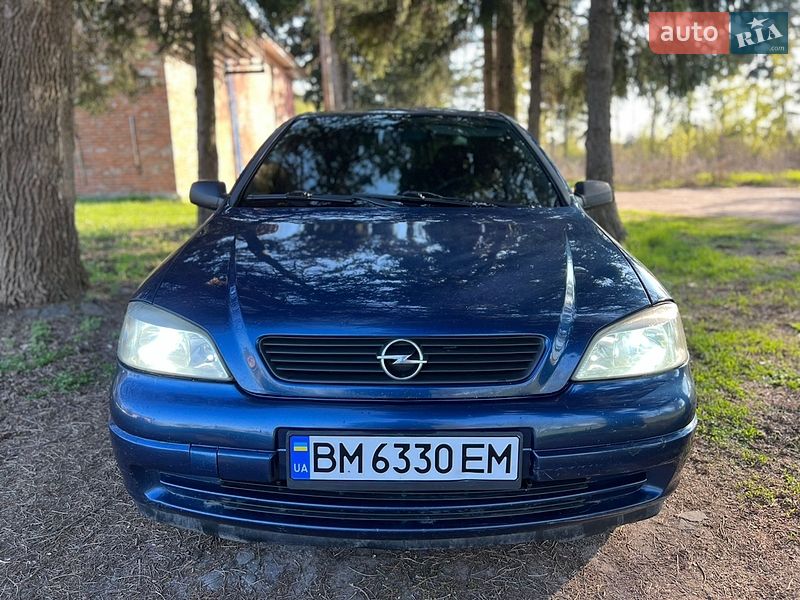 Седан Opel Astra 2004 в Лебедине