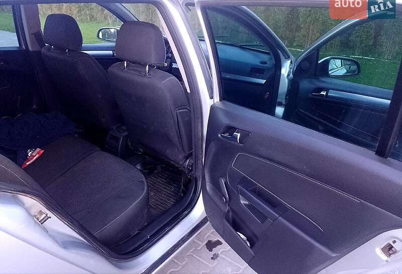 Универсал Opel Astra 2009 в Зборове