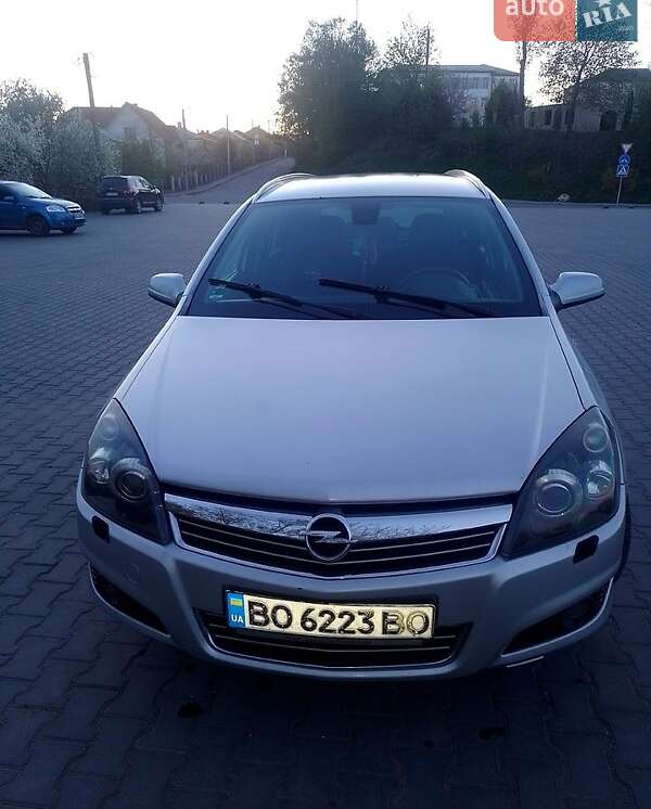Универсал Opel Astra 2009 в Зборове