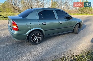 Седан Opel Astra 2007 в Новом Буге