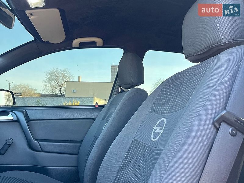 Седан Opel Astra 2007 в Новом Буге
