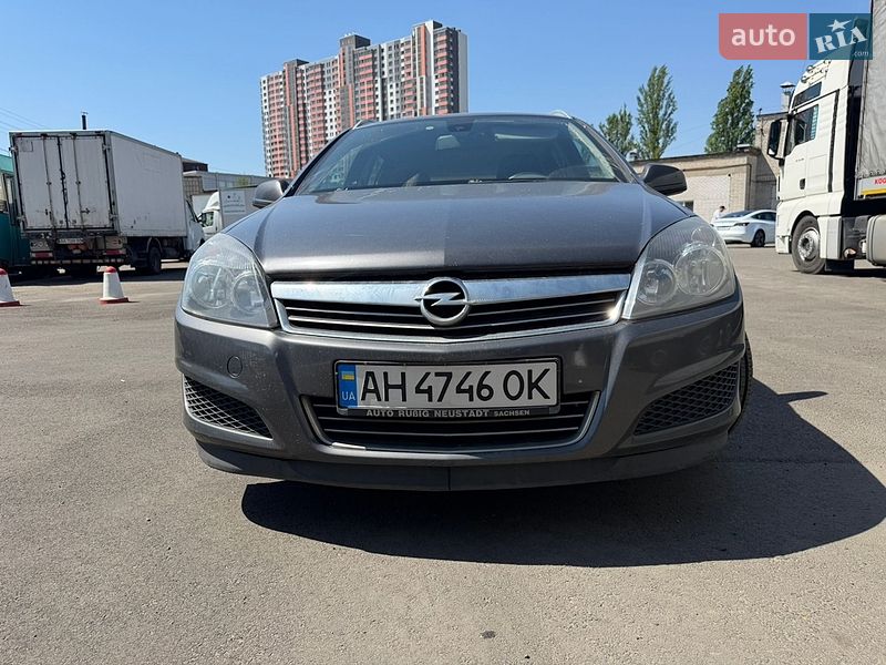 Универсал Opel Astra 2010 в Киеве
