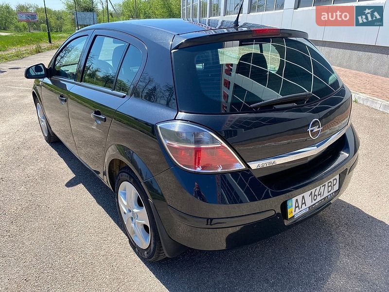 Хэтчбек Opel Astra 2012 в Белой Церкви