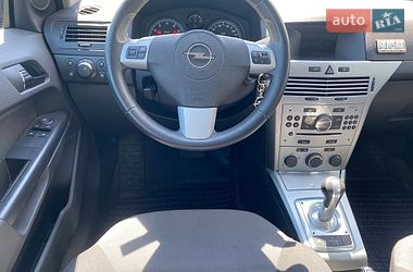 Хэтчбек Opel Astra 2012 в Белой Церкви