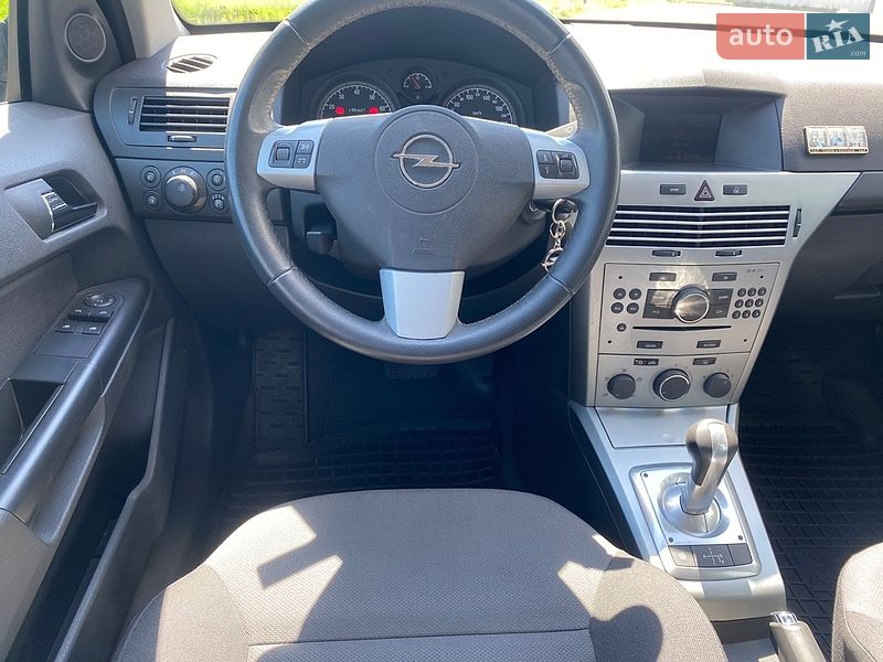 Хэтчбек Opel Astra 2012 в Белой Церкви