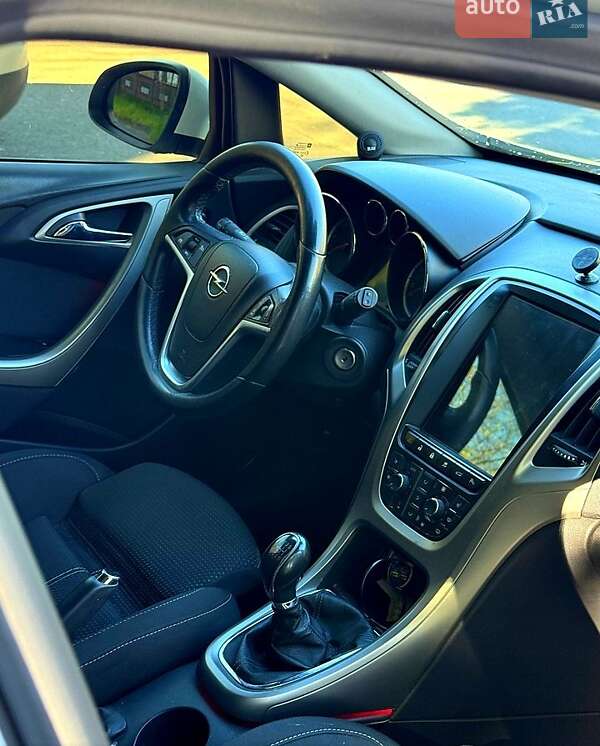 Хэтчбек Opel Astra 2010 в Подольске