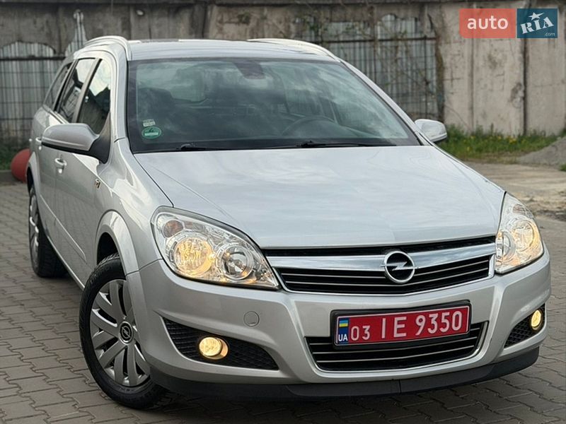 Универсал Opel Astra 2008 в Луцке